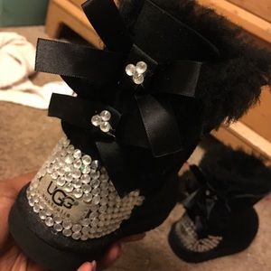 Bailey bow Ugg boots toddler size 10 bedazzled